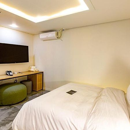 Hash Hotel Suwon Exteriör bild