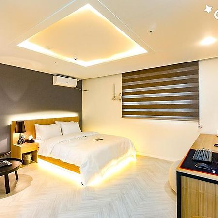Hash Hotel Suwon Exteriör bild