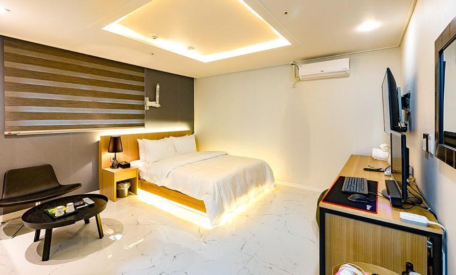 Hash Hotel Suwon Exteriör bild