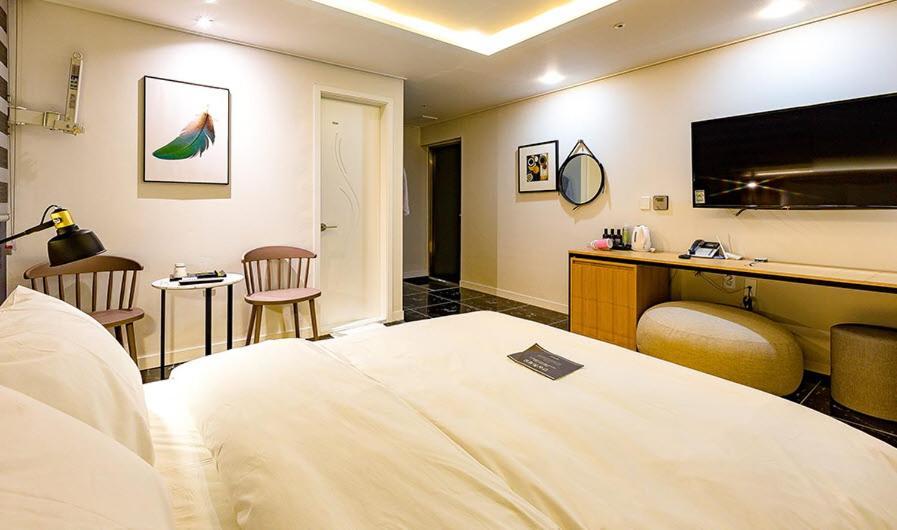 Hash Hotel Suwon Exteriör bild